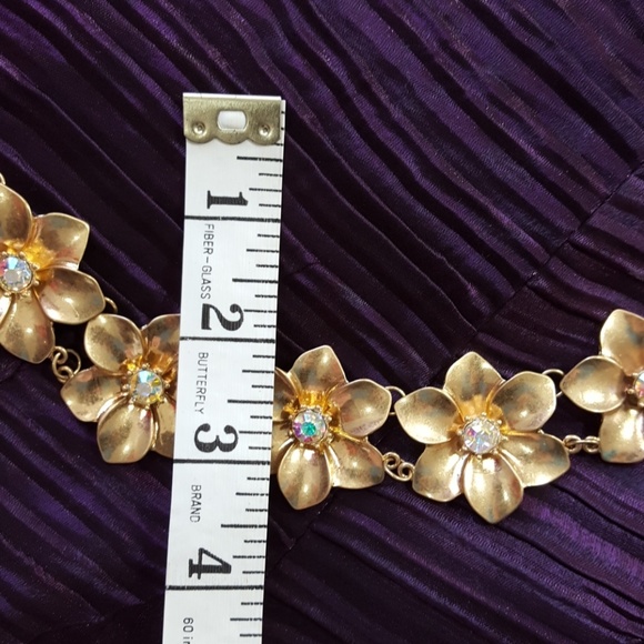 Gold Flower Statement Necklace Adjustable 17"-20" - Picture 3 of 4